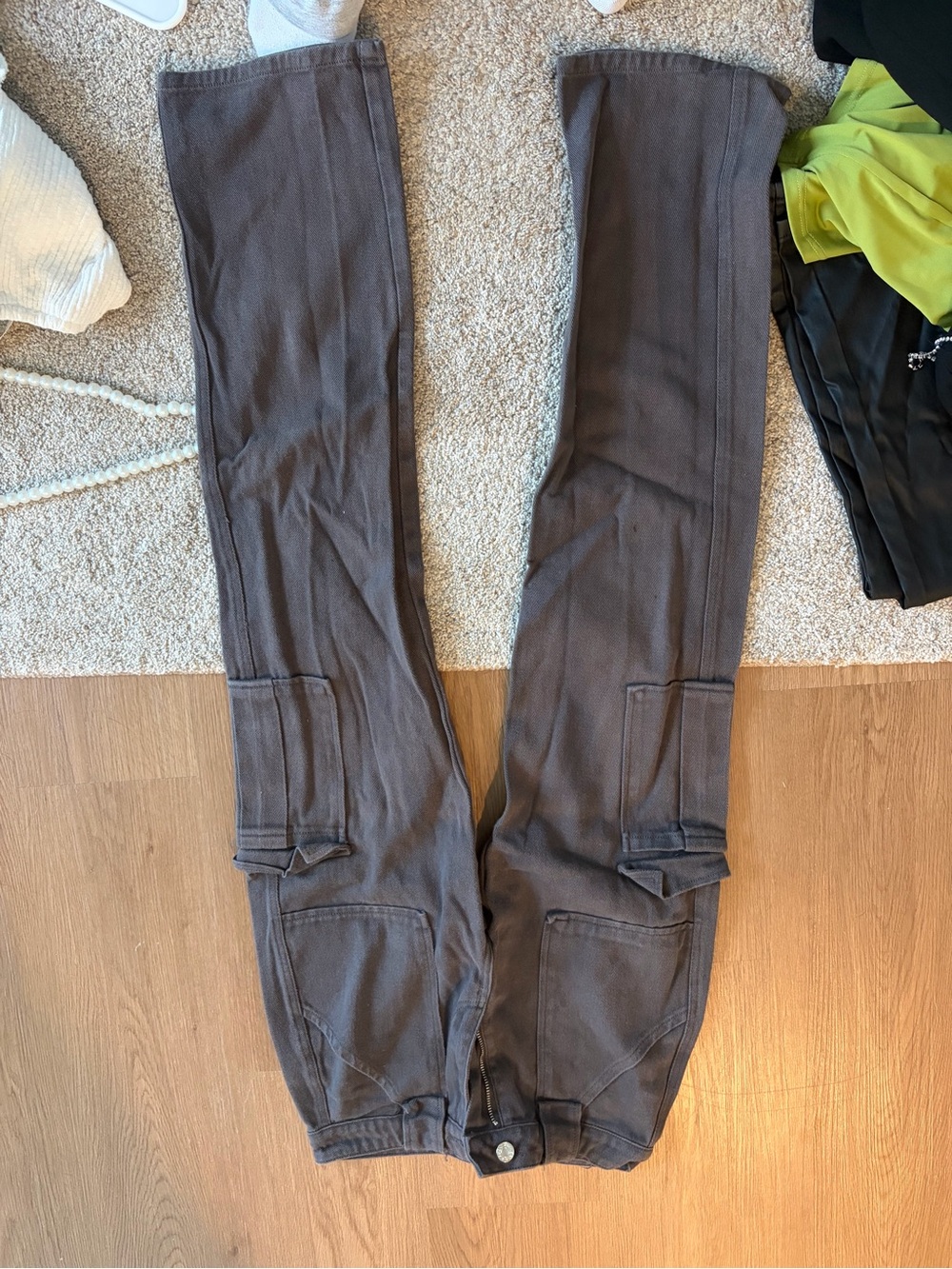 White Fox Boutique Women's Gray Straight-Leg Jeans